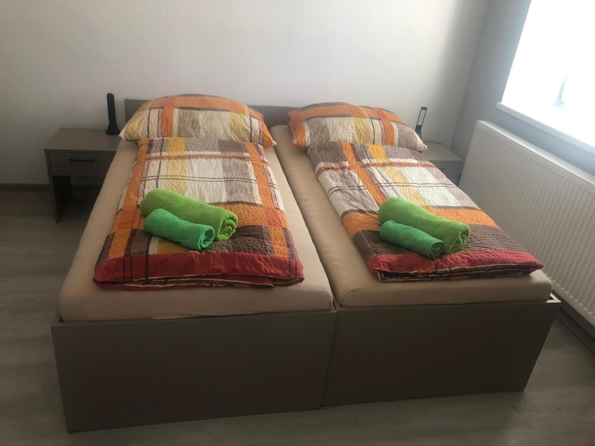 Apartmány U Stadionu - Housity