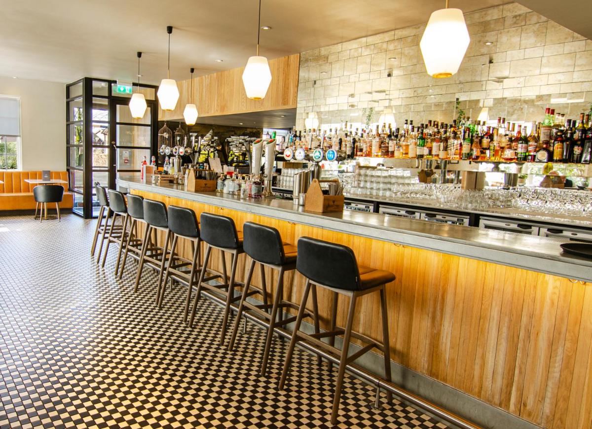 Strathaven Hotel - Housity
