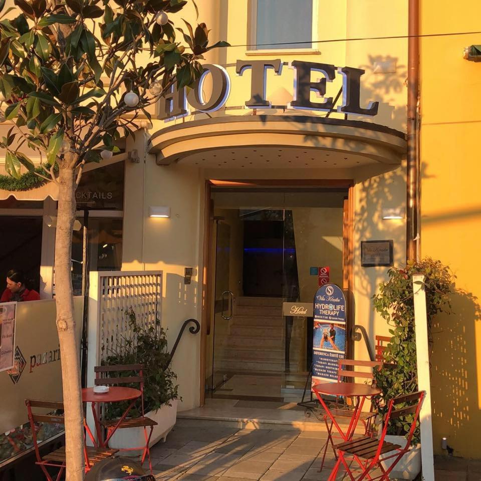 Hotel Vila Kerciku - Housity