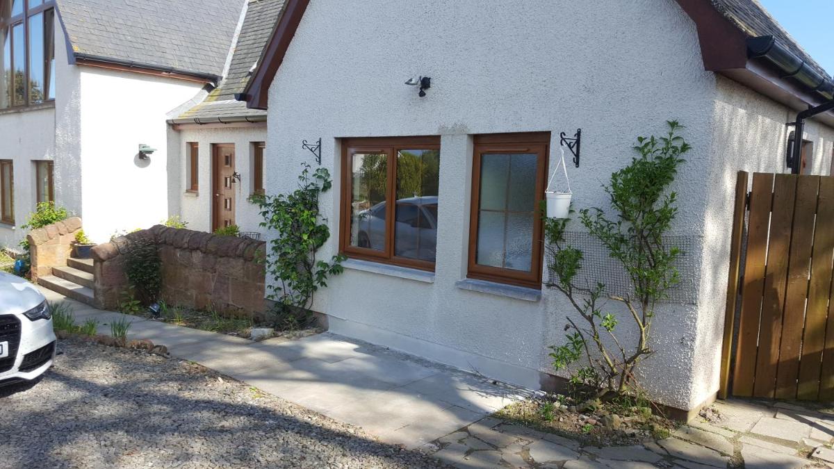 Canterra Cottage - Housity