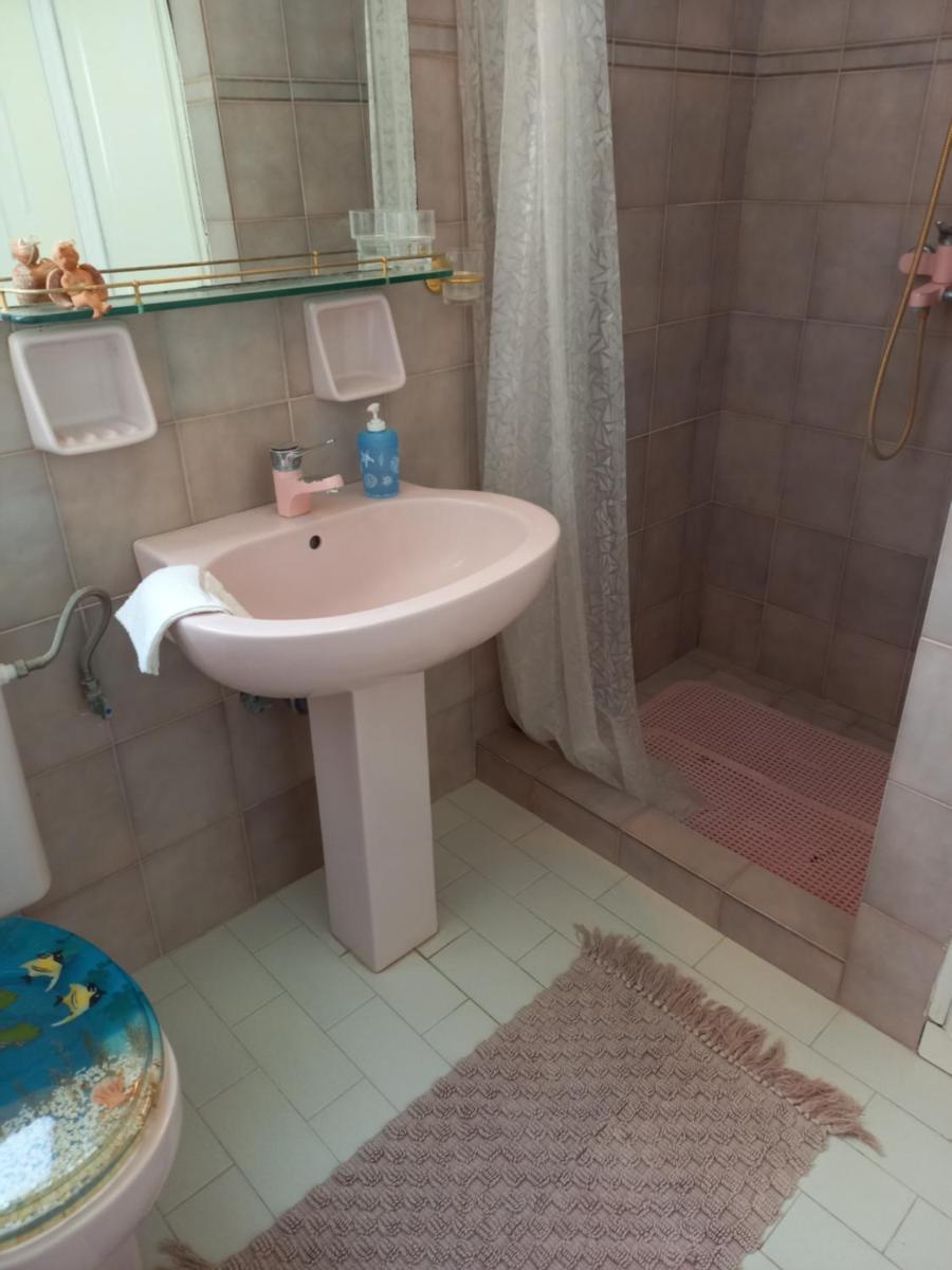 Sea Front Haraki House - Housity