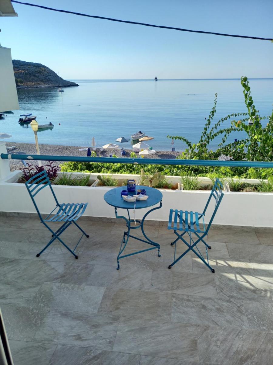 Sea Front Haraki House - Housity