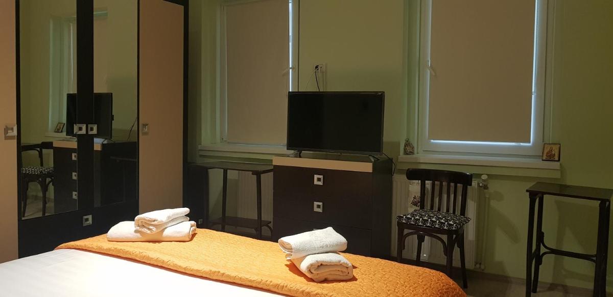 Anca's Guest House - Housity