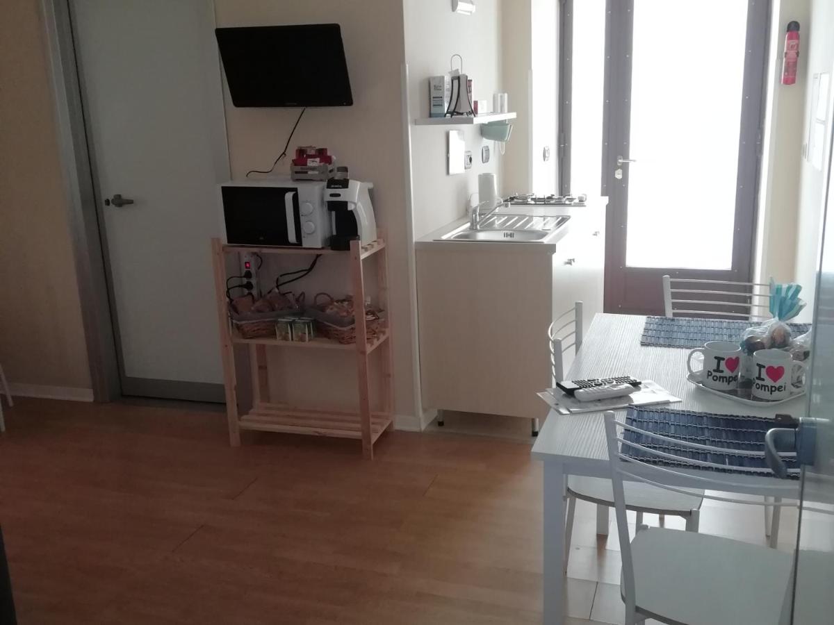 City Life Pompeii -Suite Queen Deluxe - Housity