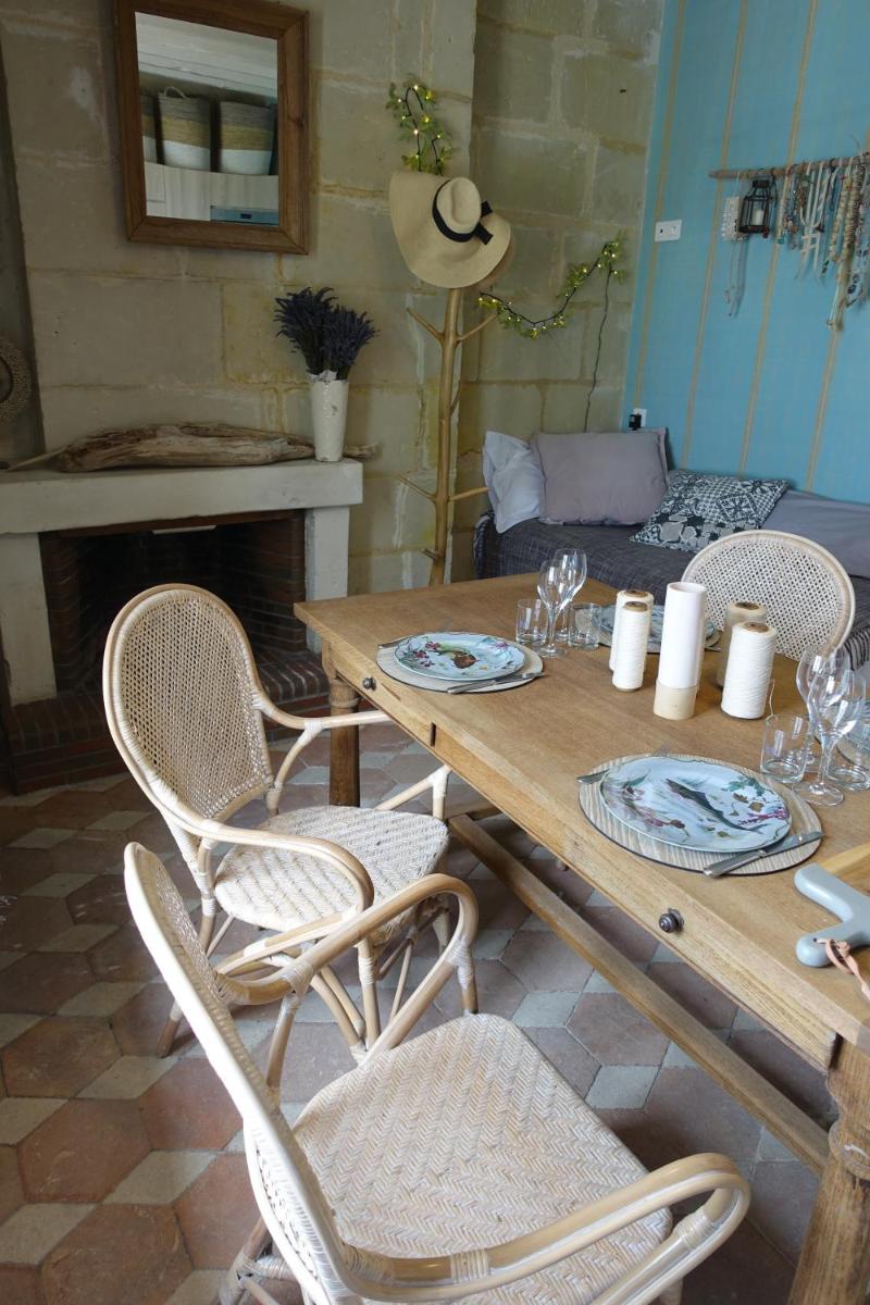 Coin salon dans l'établissement La Marine de Loire Hôtel & Spa