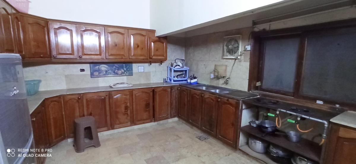 Rehaish Inn Guest House - Housity