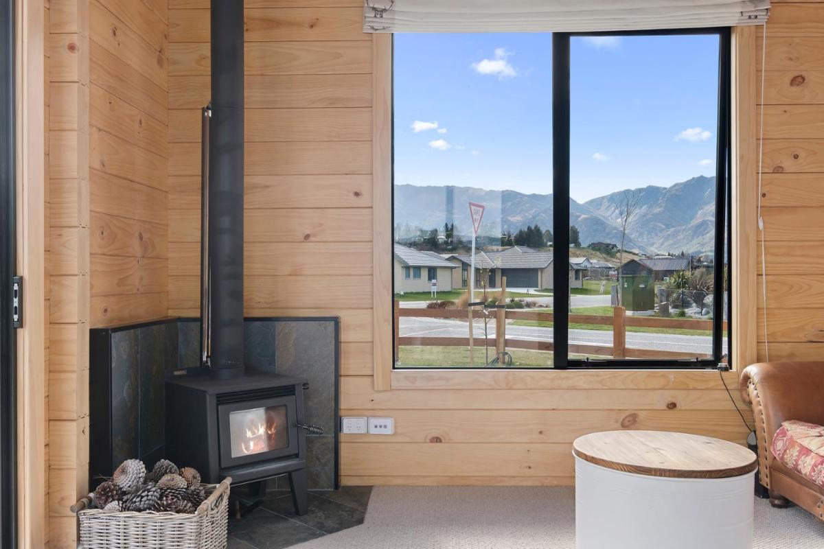 Lake Hawea Owl's Nest - Lake Hawea Holiday Home - Housity