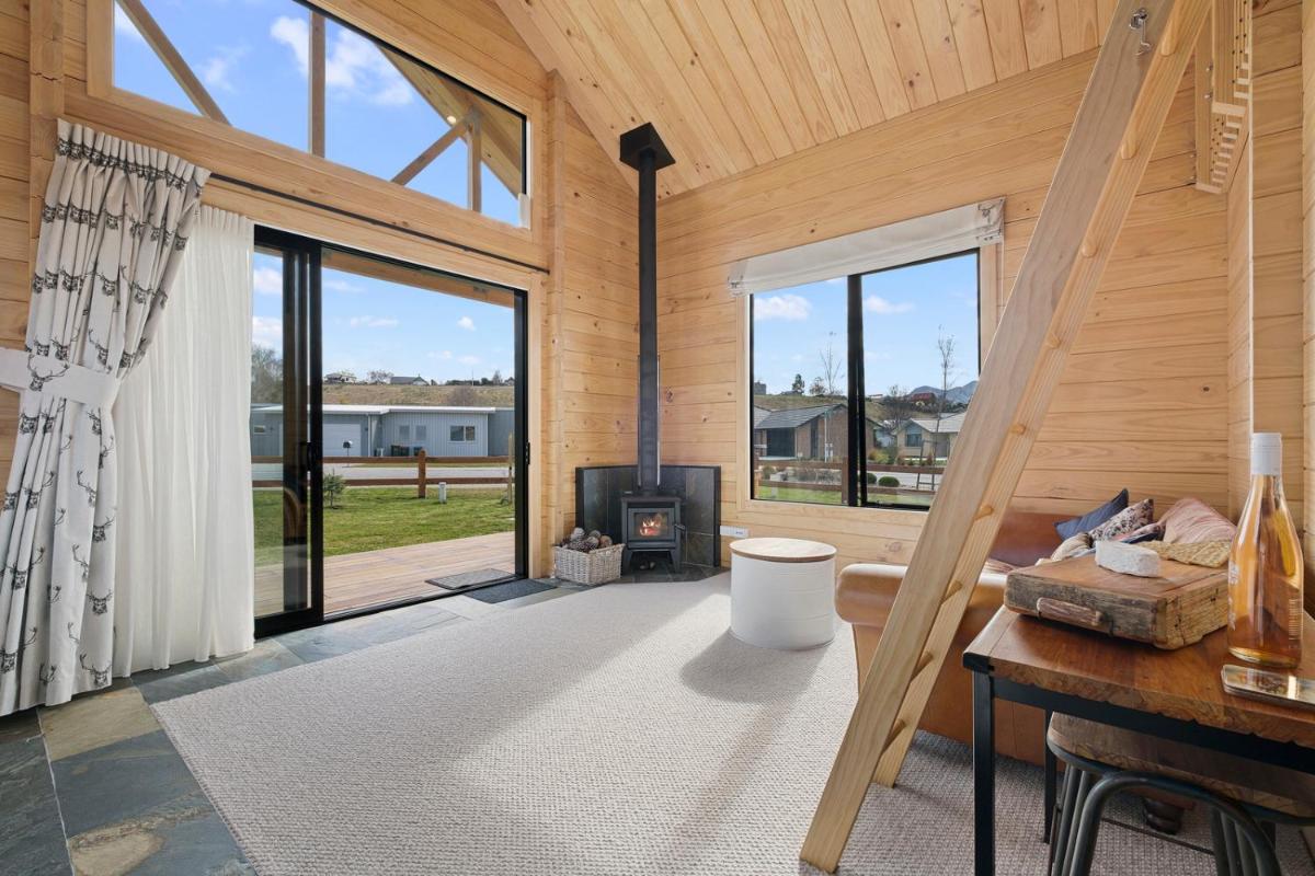 Lake Hawea Owl's Nest - Lake Hawea Holiday Home - Housity