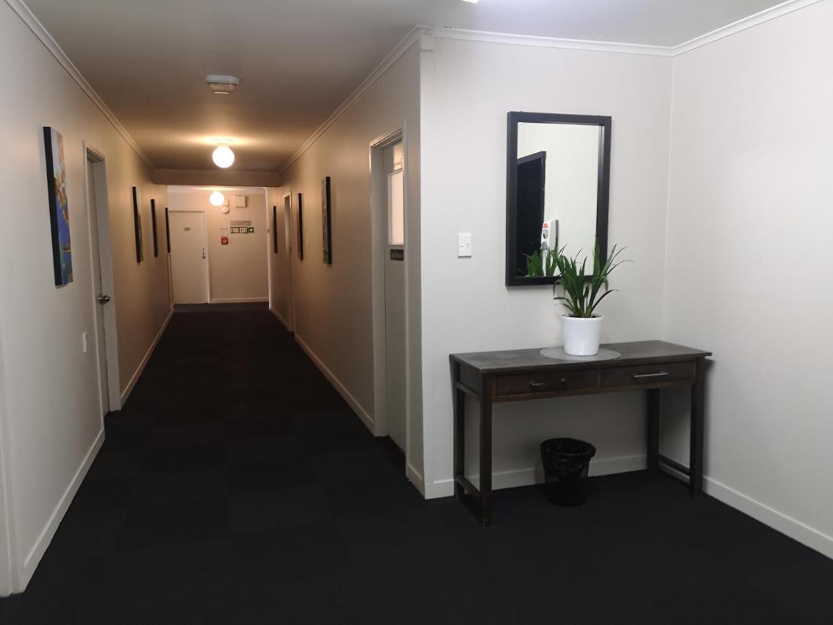 Kiwi International Hotel - Hizvo