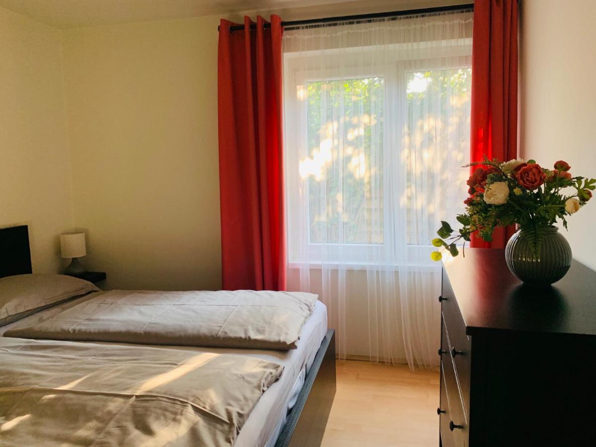 APA Vendégház - Housity