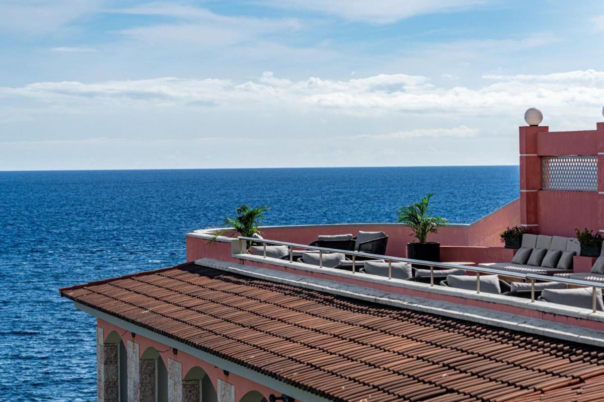 Uma vista do mar geral ou uma vista do mar a partir do hotel
