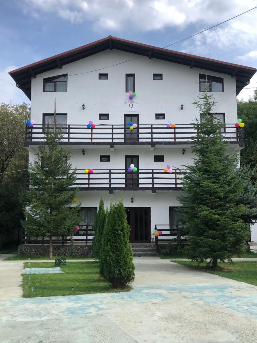 Pensiunea Q - Housity