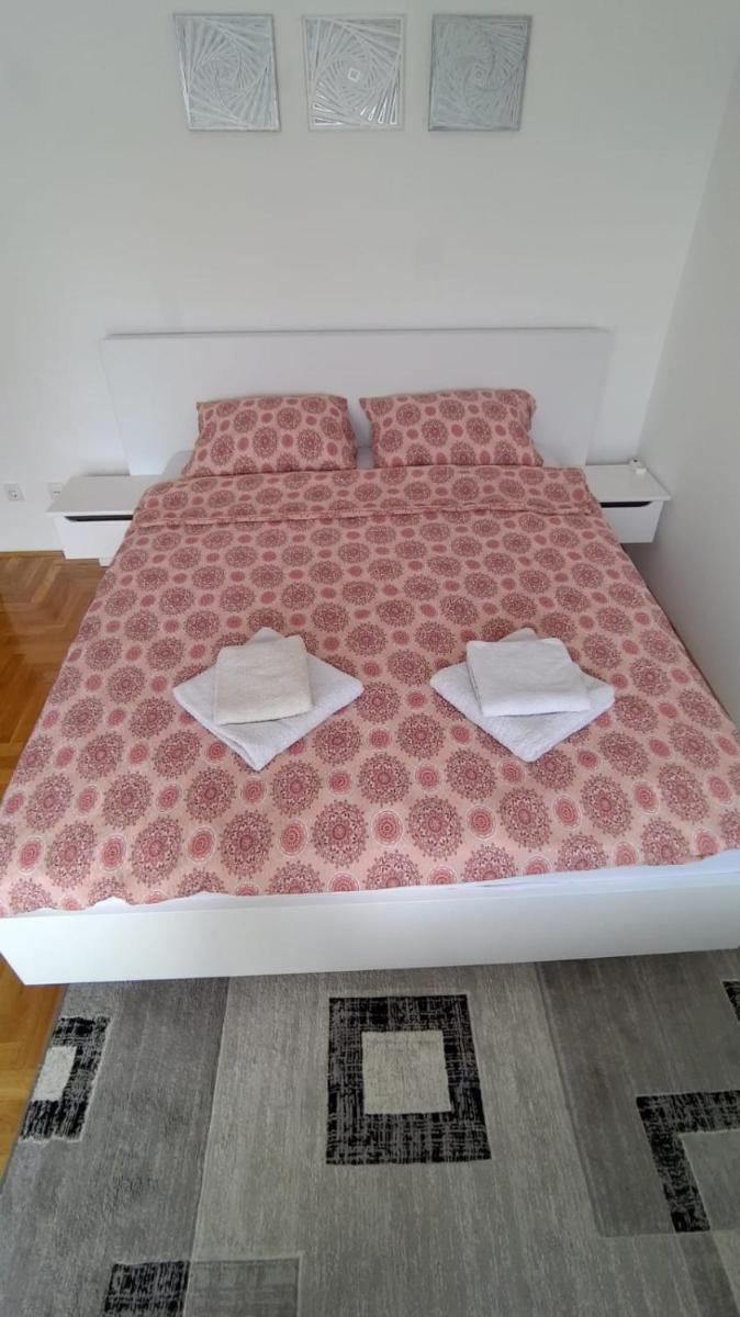 Poesia Apartment - Housity