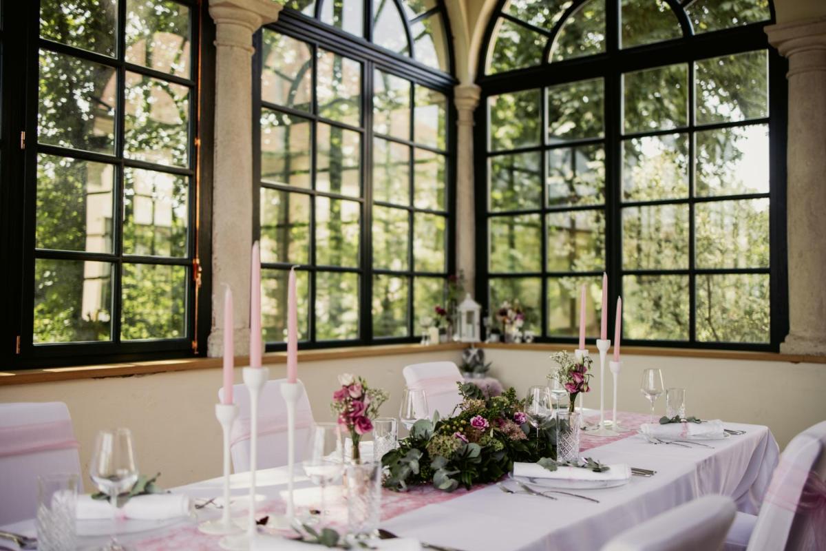 Schlossgasthof & Hotel Rosenburg - Housity