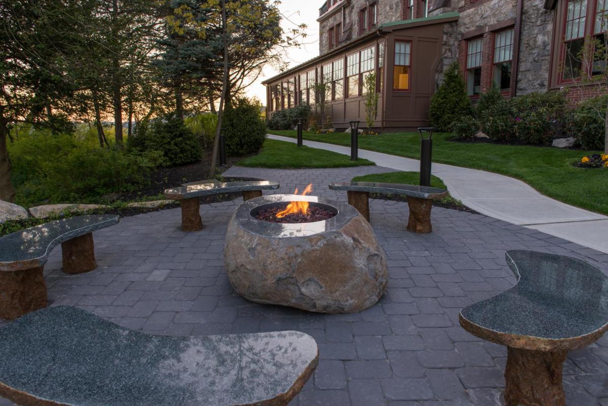 The Abbey Inn & Spa - Housity