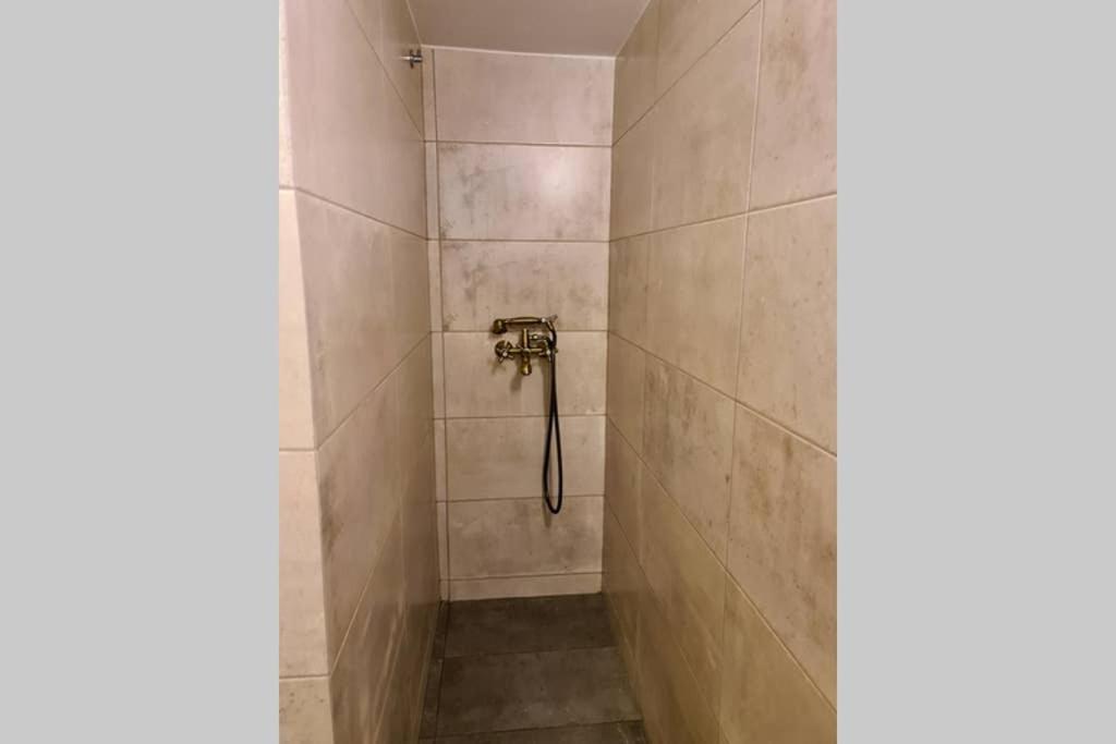 Modern Apt In the Heart Of Glyfada - Literally!! - Housity