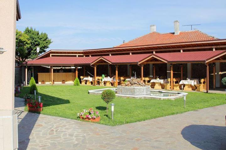 Hotel Akre - Housity