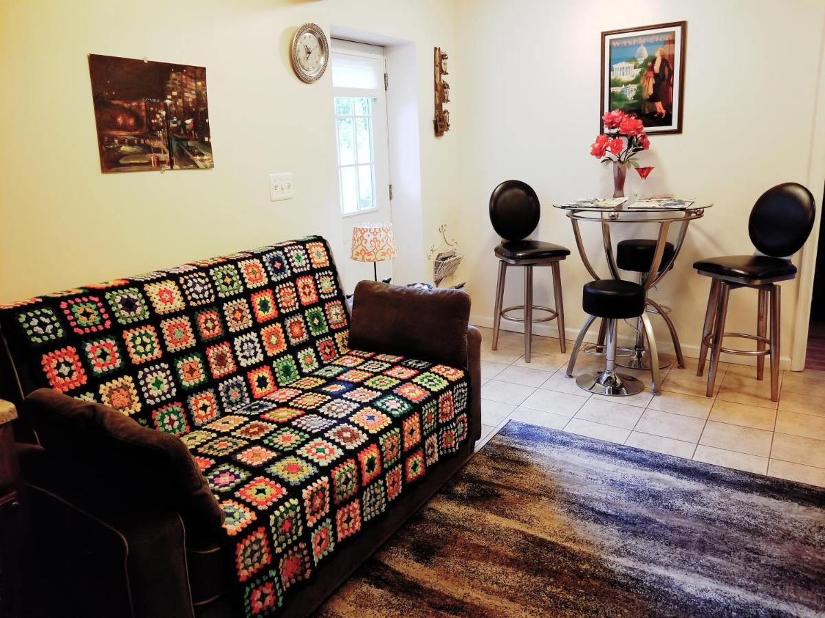 Suitetrails - Private Retreat Apartment in DC