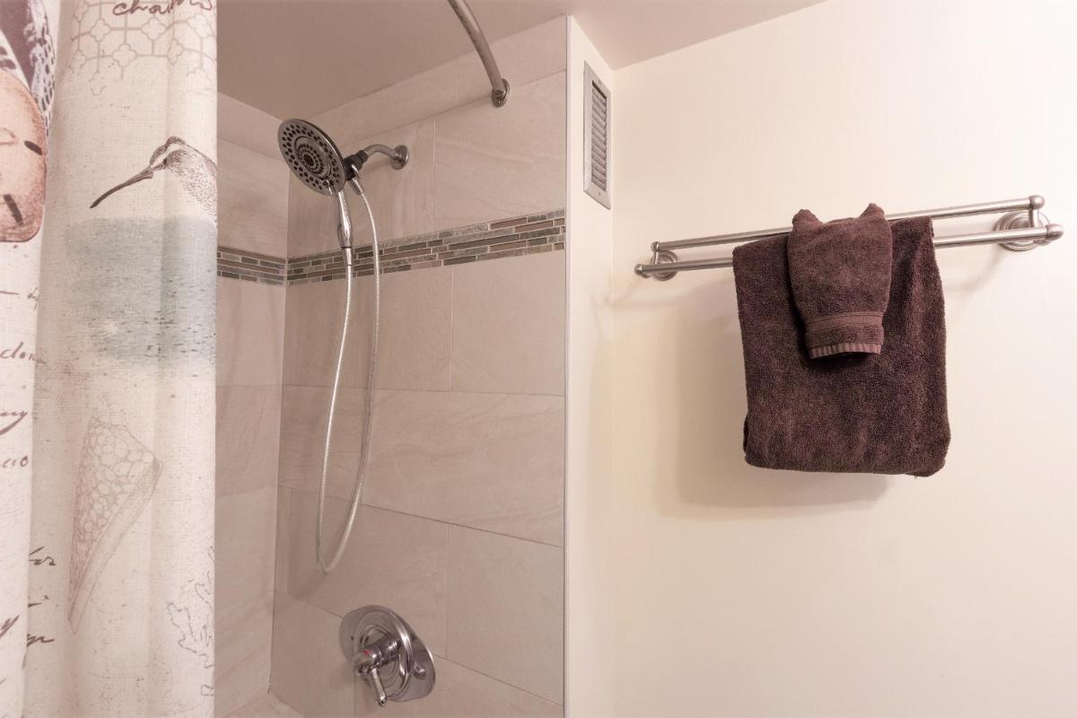 Waikiki Place Studios at The Marine Surf Waikiki - Housity