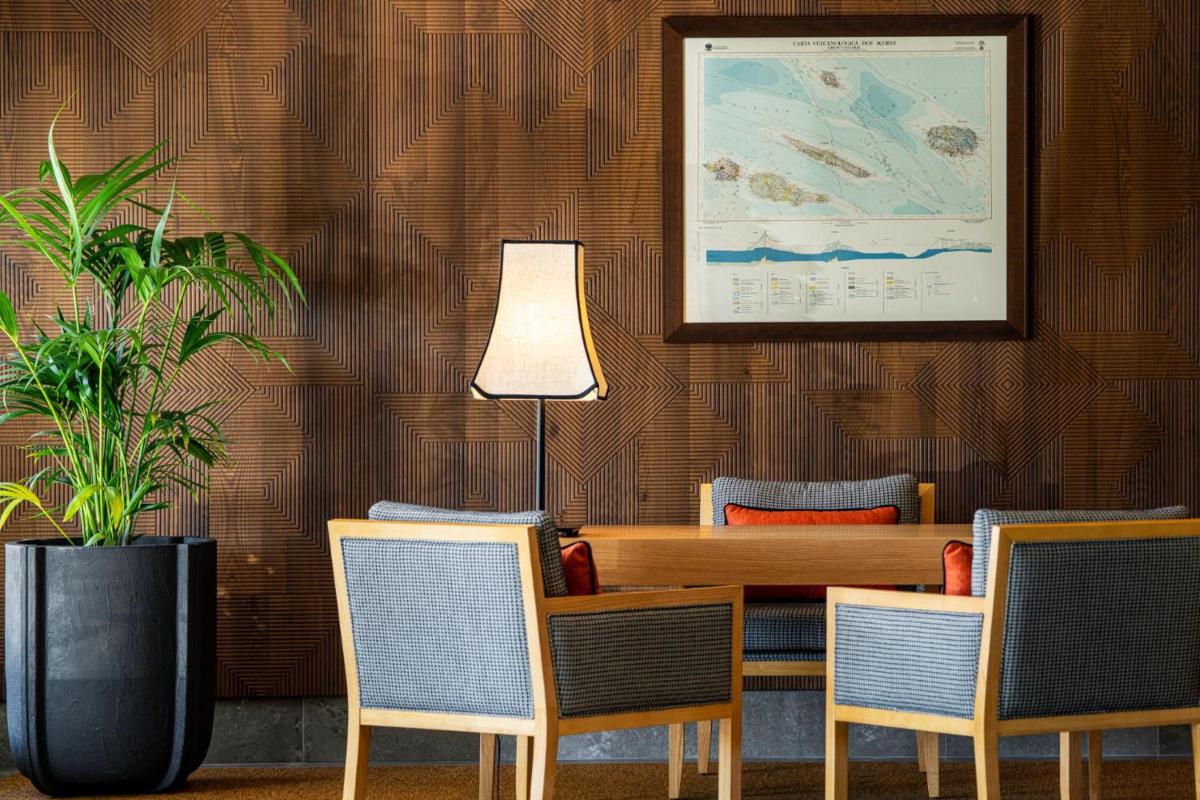 Uma área de estar em Terceira Mar Hotel