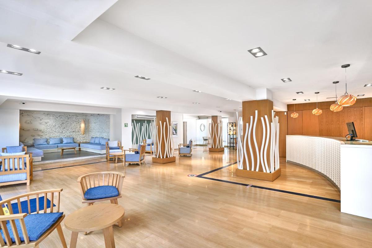 Zona de estar de Flamboyan Caribe Hotel & Spa