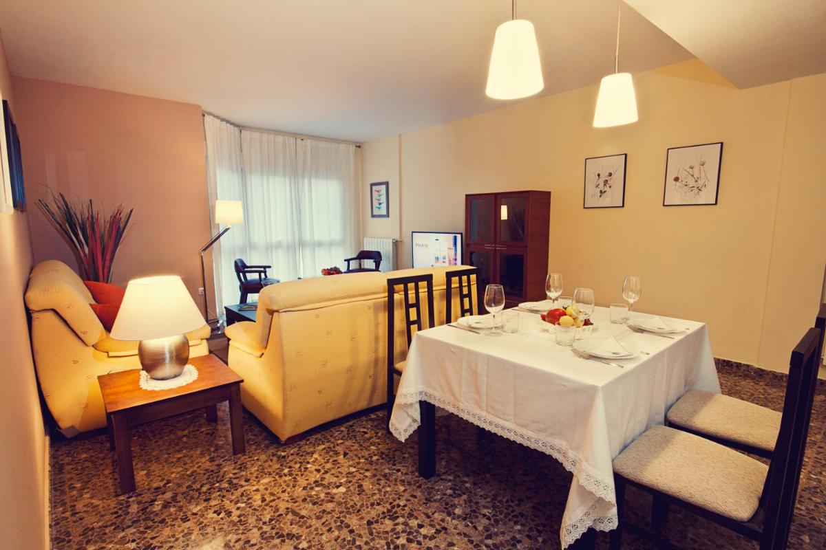 Apartamentos Turísticos Ceres Parking Gratis - Housity