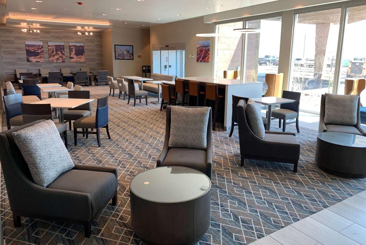 La Quinta Inn & Suites by Wyndham Holbrook Petrified Forest - Housity