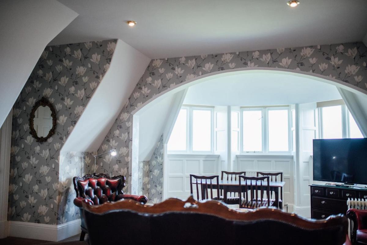 Rushpool Hall - Housity