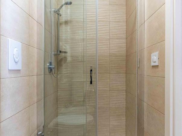 Seven Notes Guest House - Housity