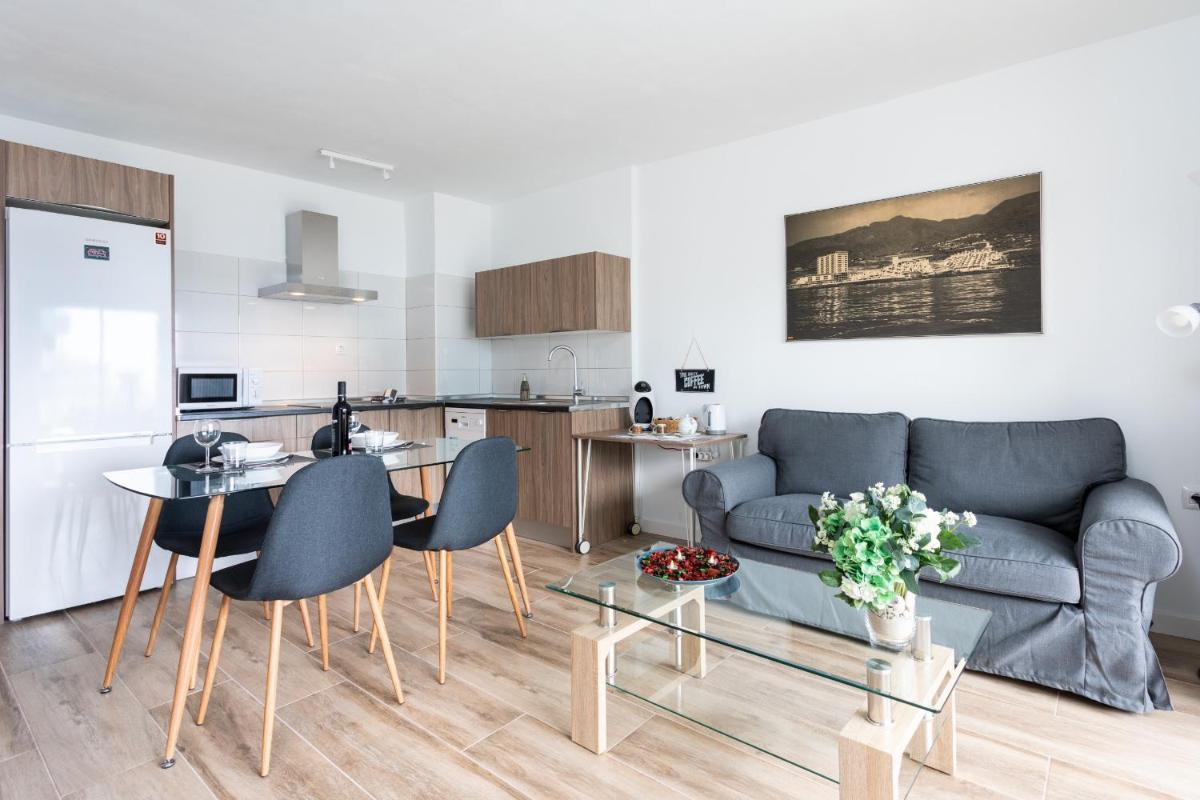 Frontline Las Arenitas with pool - Housity