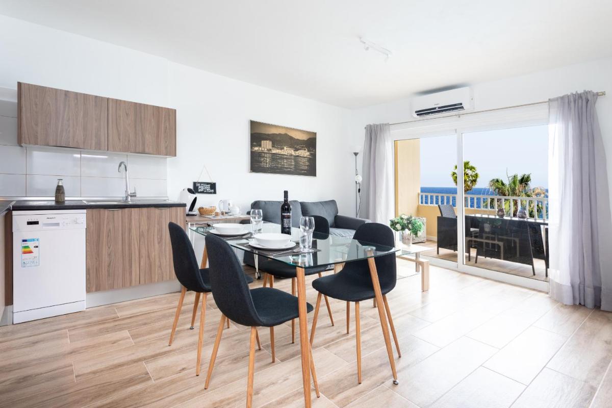 Frontline Las Arenitas with pool - Housity