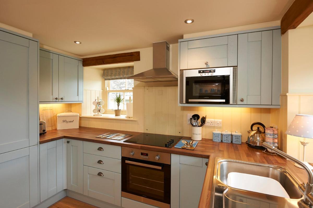 Autumn Cottage - Housity