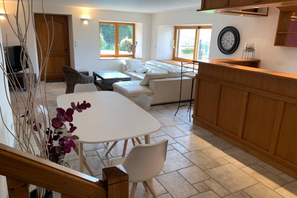Domaine des Pierres D Auvergne - Housity
