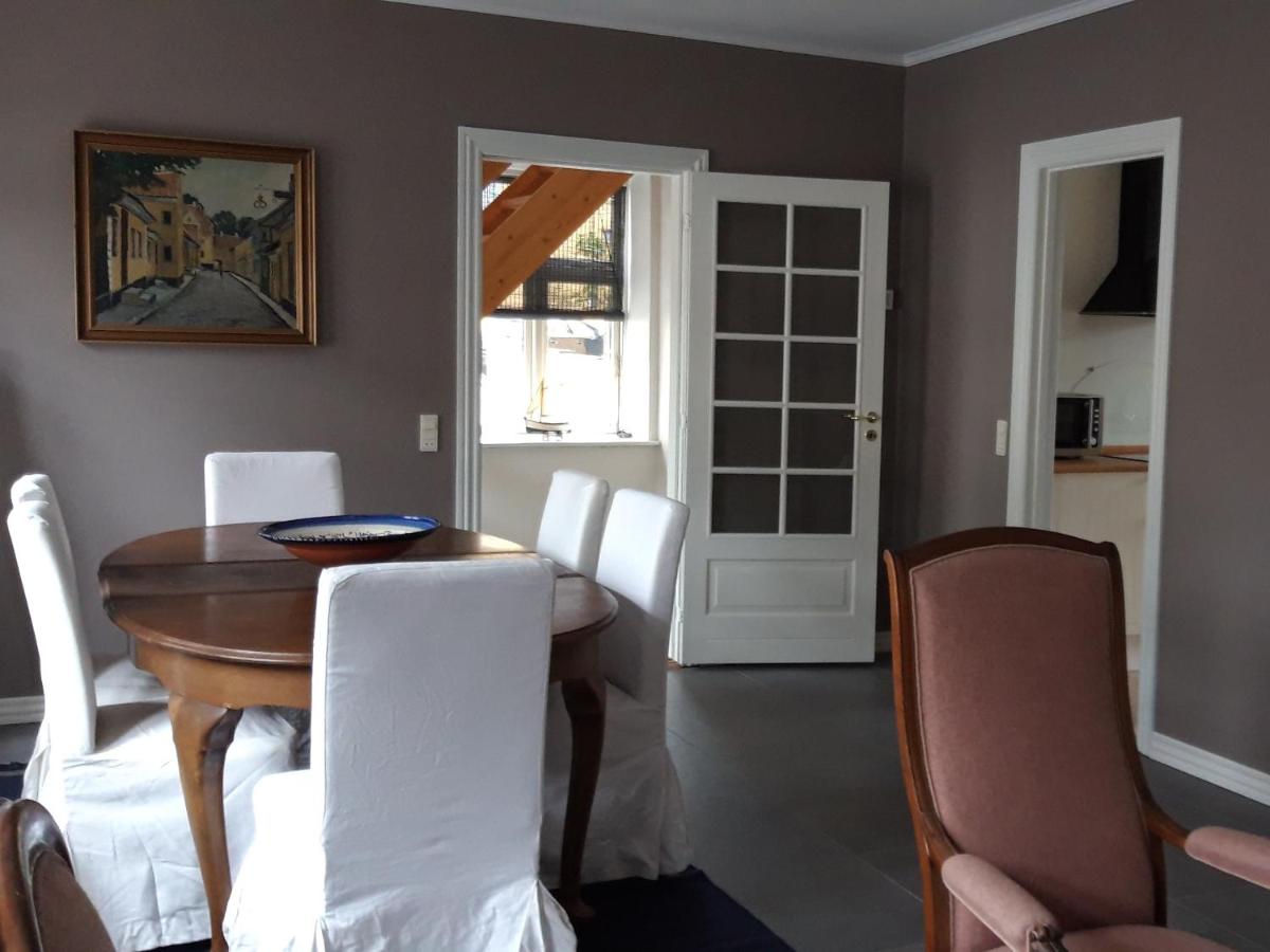 Charming house in the old town - renovated, WiFi, garden - Housity