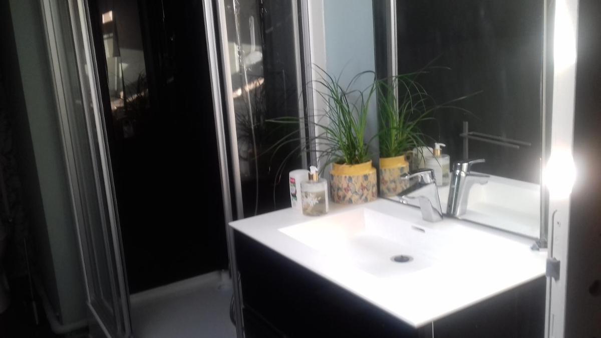Chambre dans maison privée - Housity