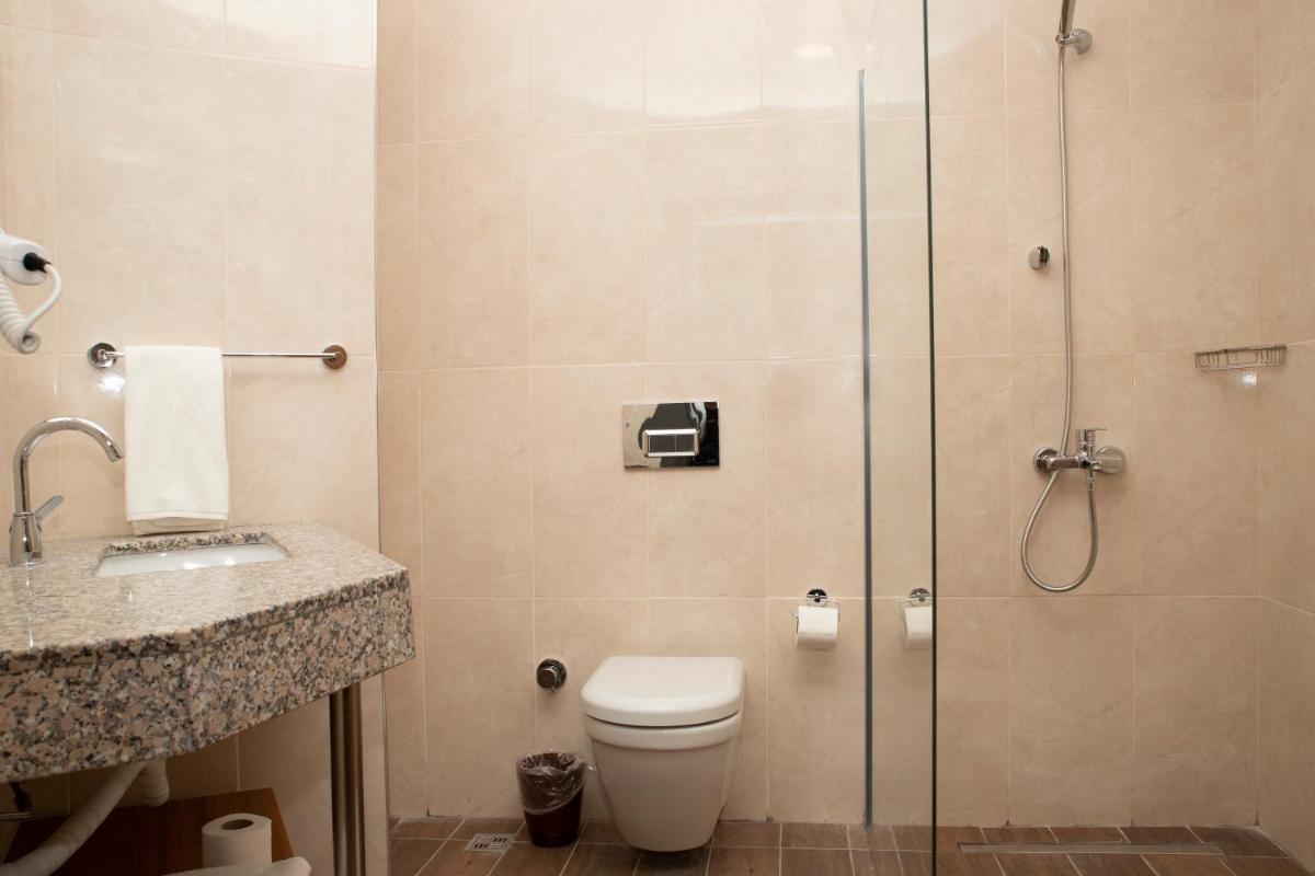 BUSINESS EXPRESS HOTEL - Housity
