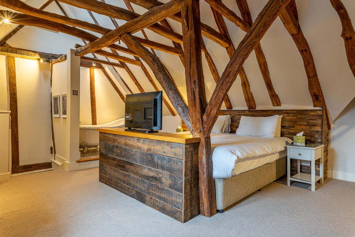 The Sun Inn - Housity