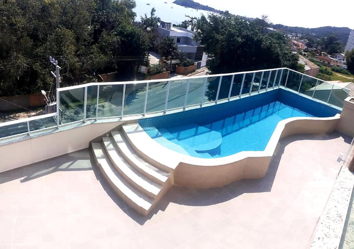 Suitetrails - Apartamento Familiar II - Vista para o mar e próximo ao Beto Carrero