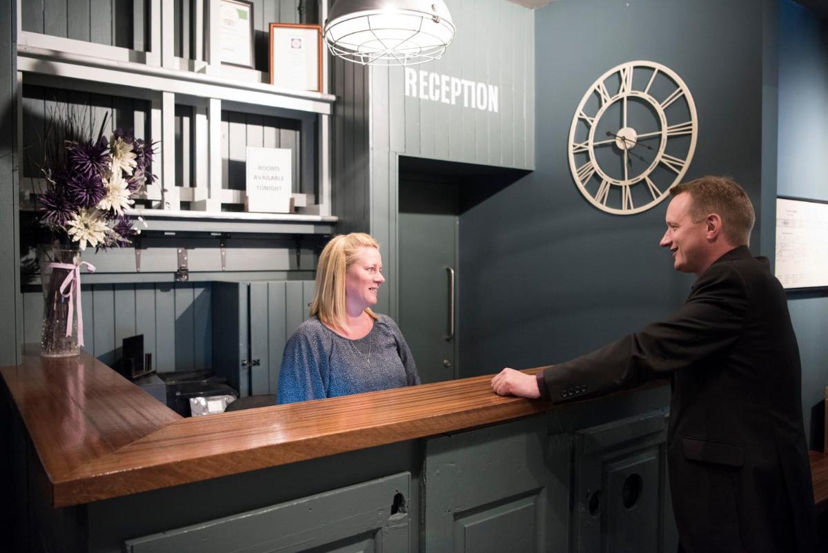 The Ship & Trades - Housity