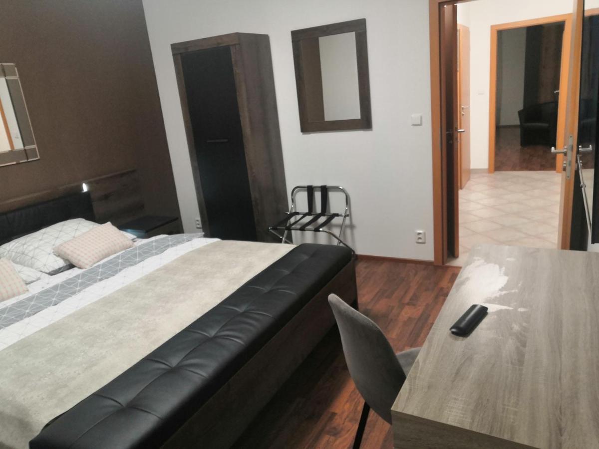 Metropole De Luxe Suite - Housity