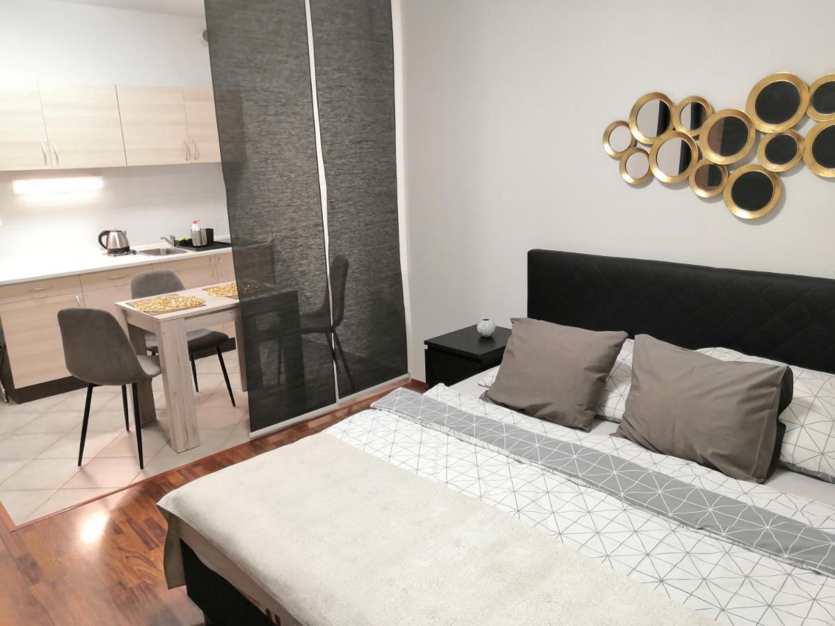 Metropole De Luxe Suite - Housity