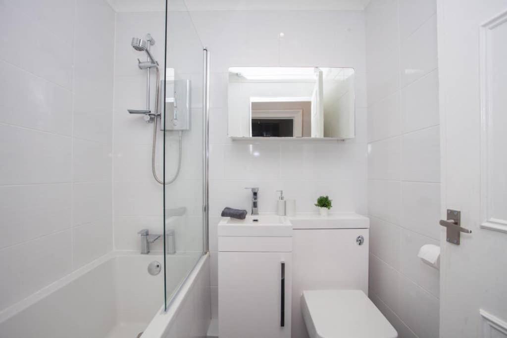 The Warwick Apartment - Housity