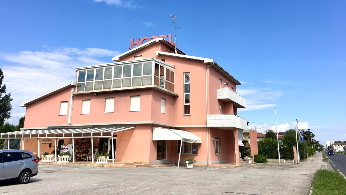 Hotel Trieste - Housity
