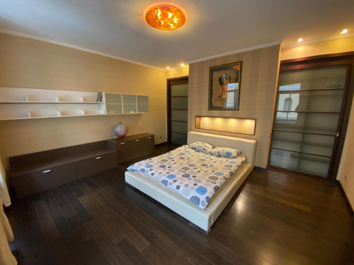 Home Apartment Near Hermitage - Housity