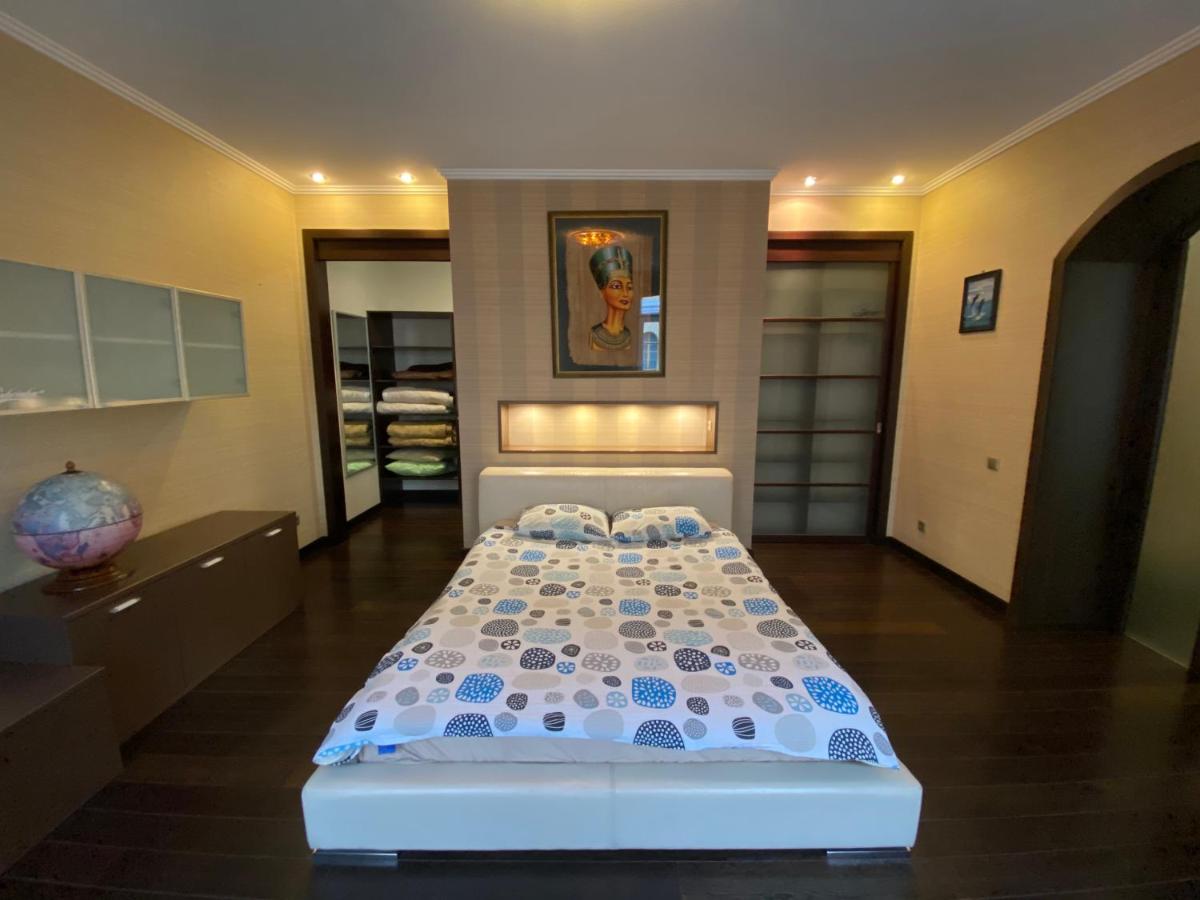 Home Apartment Near Hermitage - Housity