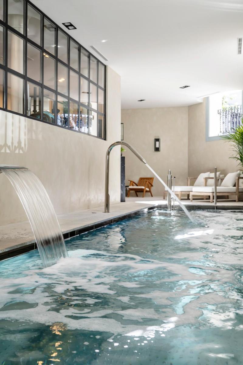 Ayala 63 - THE ARC COLLECTION - Housity