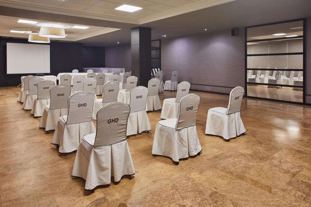 Zona business o sala de conferencias en Silken Gran hotel Durango