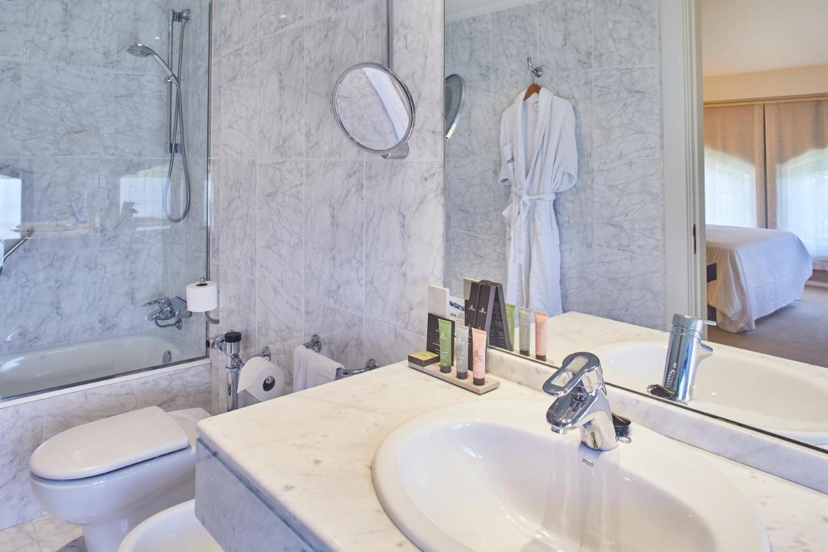 Un baño de Silken Gran hotel Durango