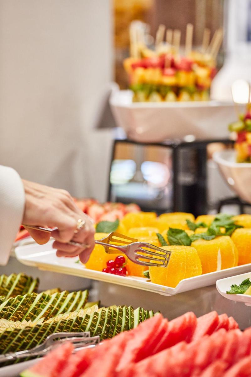 Comida en o cerca de este hotel