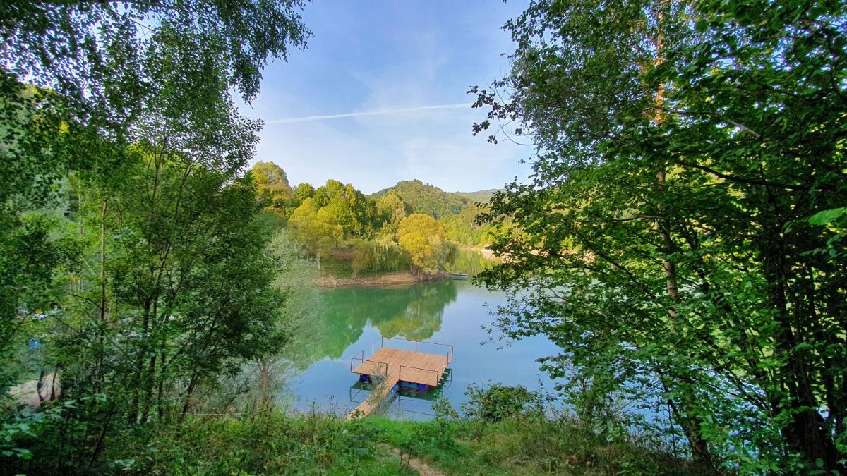 Noble Chalet Lake & Forest - Housity